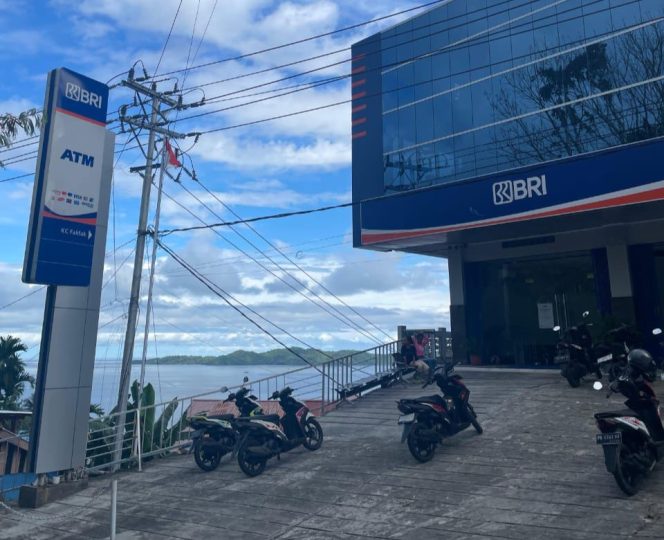 
					BRI Branch Office FakFak Optimalkan Layanan Sepanjang Libur Panjang Tahun Baru Islam, (Foto: EM/AZT).