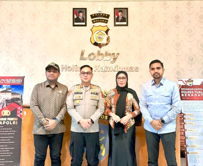 
					DPRD Kota Tual desak penindakan tegas atas praktik pengeboman ikan di Tayando yang merusak laut dan mengancam hidup nelayan lokal, (Foto: EM/Adli Maswain).