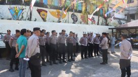 45 Personel Polres Fakfak Dikerahkan Jaga Ketertiban Relokasi Pedagang ke Pasar Thumburuni, (Foto: EM/Humas Polres Fakfak).