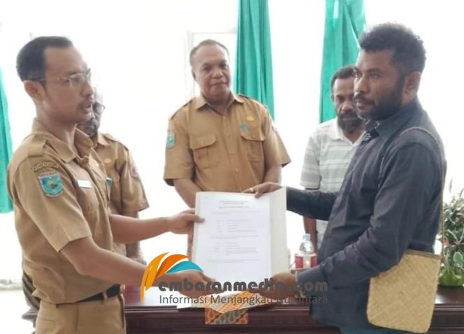 
					Pemkab Fakfak Teken NPHD dengan Dewan Adat Mbaham Matta, Untuk Dukung Konferensi III, (Foto: EM/Alfan Rahakbauw).