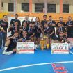 Putra Senja FC Kaimana Angkat Trofi Kapolres Cup V 2025, Kiper Raih Gelar Terbaik, (Foto: EM/Mulyadi Letsoin).