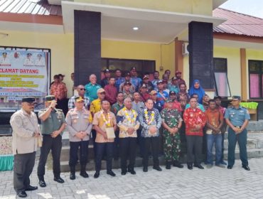 Diresmikan Gubernur Mandacan, Kantor Distrik Fakfak Tengah Kini Hadir dengan Wajah Baru, (Foto: EM/Alfan Rahakbauw).