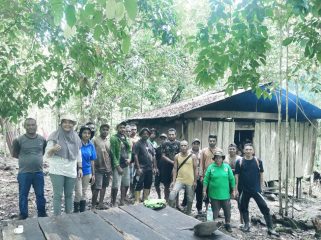 Gerak Cepat Dinas Perkebunan Fakfak Respon Kelompok Pemuda Tetar, Siapkan 1.400 Bibit Pala, (Foto: EM/AZT).