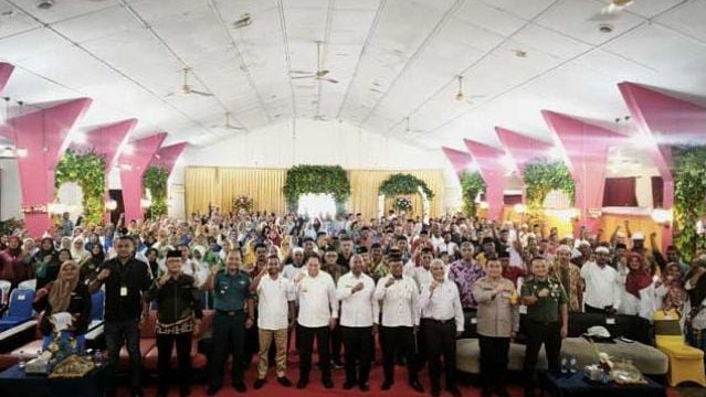 Di Fakfak, Gubernur Dominggus Mandacan: Forkolimasi Jadi Perekat Kerukunan di Papua Barat, (Foto: EM/Istimewa).