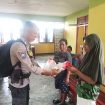 Distribusi Makanan Bergizi Gratis di Fakfak, Dukungan Polri untuk Cegah Stunting, (Foto: EM/AZT).