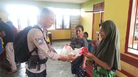 Distribusi Makanan Bergizi Gratis di Fakfak, Dukungan Polri untuk Cegah Stunting, (Foto: EM/AZT).