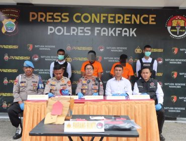 Polres Fakfak Bongkar Dua Kasus Narkoba Sekaligus, Dua Pemuda Diciduk di Pelabuhan!, (Foto: EM/AZT).
