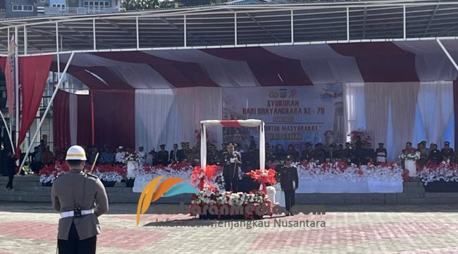 Upacara Hari Bhayangkara ke-79: Kapolres Fakfak Bacakan Pesan Kapolda, Serukan Polisi Lebih Humanis, (Foto: EM/AZT).