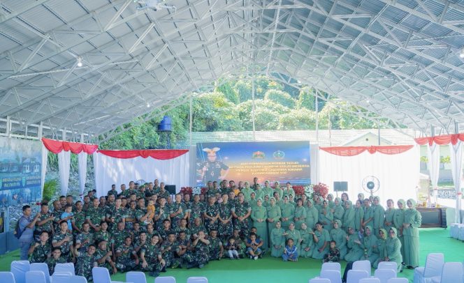 
					Kolonel Irwan Budiana Pesan Prajurit Korem 182/JO Waspadai Judi Online dan Jaga Loyalitas, (Foto: EM/AZT).