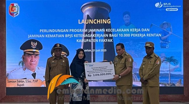 Bupati Fakfak Luncurkan Program Perlindungan BPJS bagi 10.000 Pekerja Rentan, (Foto: EM/AZT).