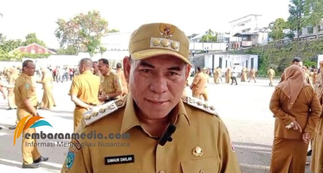 
					Bupati Fakfak Tegaskan Disiplin ASN, Aplikasi Absensi Digital Siap Diluncurkan Agustus 2025, (Foto: EM/AZT).