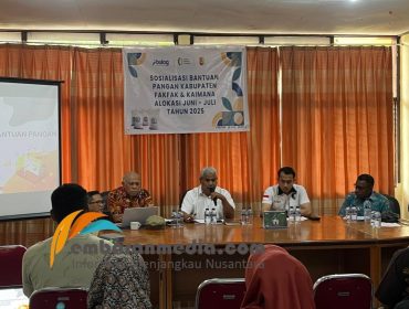 Jelang Penyaluran Bantuan Pangan Untuk Masyarakat, Pemkab Fakfak dan Bulog Gelar Sosialisasi, (Foto: EM/AZT).