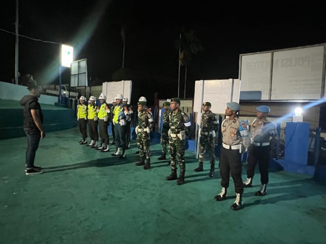 
					Razia Gabungan TNI-Polri Sasar THM di Fakfak, Tegakkan Gaktib dan Yustisi, (Foto: EM/AZT).