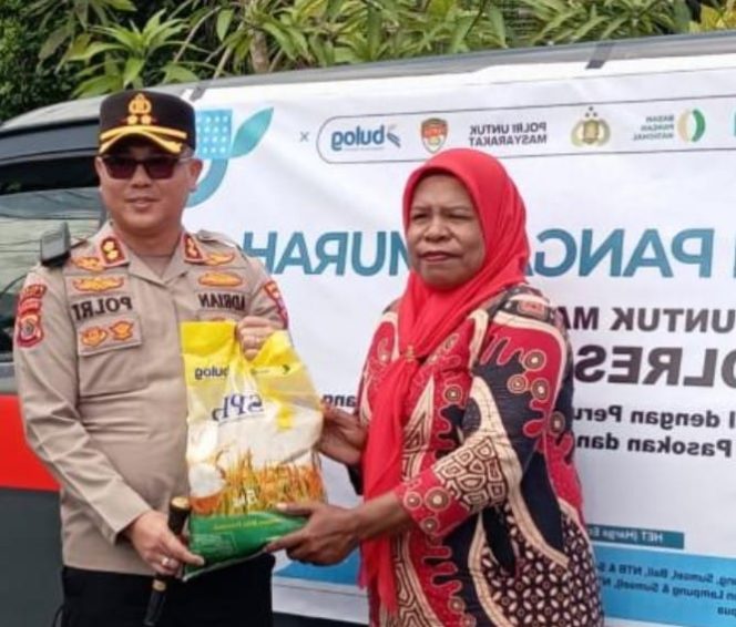 
					Polres Tual Hadirkan Pangan Murah, Warga Antusias Serbu SKB Un, (Foto: EM/Adli Maswain).