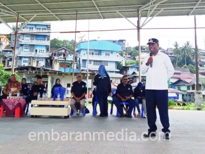 
					Wabup Donatus Tutup PKKMB STIA, Titip Pesan Penting