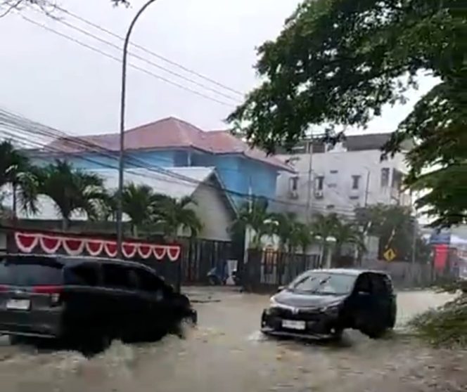 
					Hujan Deras Tiga Hari, Sejumlah Titik di Ambon Terendam Banjir