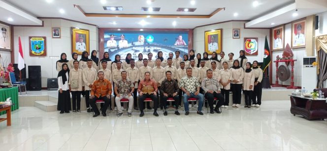 
					44 Mahasiswa Fakfak Resmi Dilepas, Siap Lanjutkan Studi Lewat Program ADIK 2025, (Foto: EM/Ramli Rumbati).