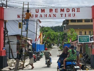 Semangat Kemerdekaan, Pemuda RW 01 Tihu Gotong Royong Sambut HUT RI ke-80, (Foto: EM/Adli Maswain).