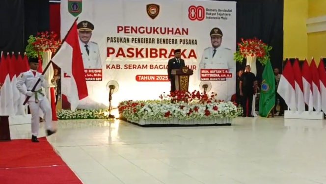 
					Bupati Kukuhkan Paskibraka SBT 2025, Tekankan Nilai Patriotisme dan Disiplin, (Foto: EM/Adli Maswain).