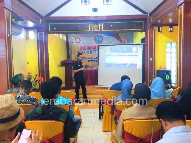 
					AWI Gandeng Polres Fakfak Sosialisasi Bahaya Kejahatan Siber