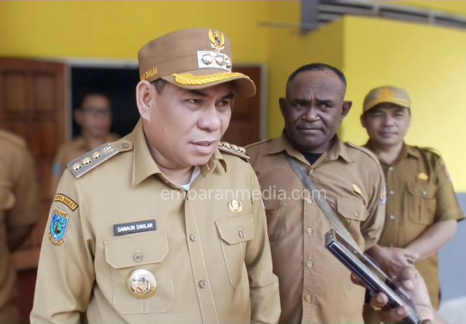 
					Bupati Samaun Sidak Disdikpora Fakfak, Tegaskan Evaluasi Menyeluruh Disiplin ASN