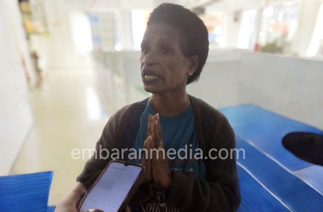 
					Pedagang Sayur Lantai Dua Pasar Thumburuni Keluhkan Dagangan Tak Laku