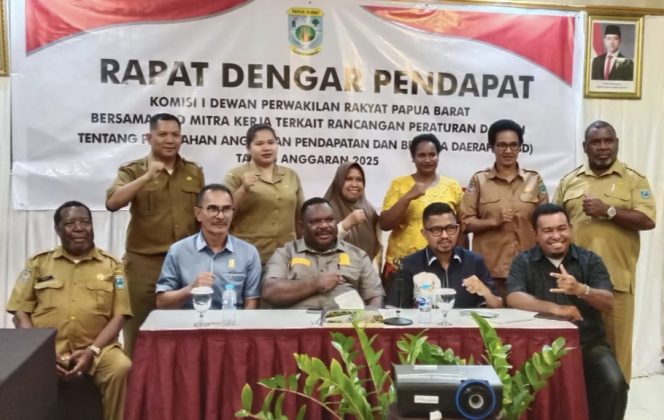 
					DPR Papua Barat Gelar RDP Bahas Ranperda Perubahan APBD 2025