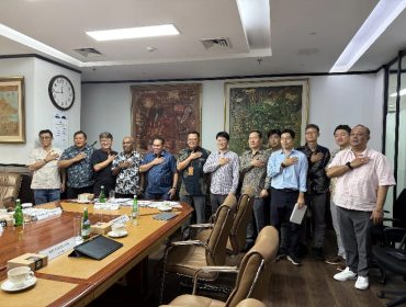 Foto Bupati dan Wakil Bupati Fakfak Bersama Investor Korea (PT STM Agro Energi Korea dan PT Samindo Resources Tbk)