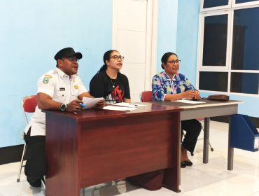 Wakapolres Fakfak Pimpin Panitia Turnamen Sepak Bola Wanita HUT ke-125 Kota Fakfak, (Foto: EM/Alfan Ibrahim).