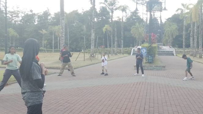 
					Tiga Hari Jelang Kejuaraan Karate Piala Bupati Timika, INKANAS Fakfak Genjot Latihan Intensif di Kuala Kencana