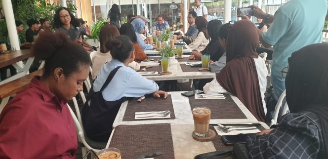 
					Curhat Mahasiswa Fakfak di Jogja, Bupati Samaun: Januari 2026 Kita Bangun Asrama