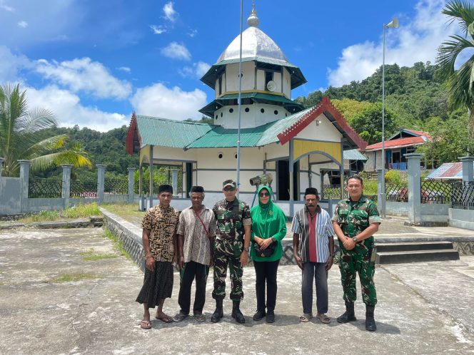
					Letkol Inf Wahlin Rahman Kunjungi Koramil Kokas: Jaga Disiplin, Dekat dengan Rakyat, (Foto: EM/AZT).
