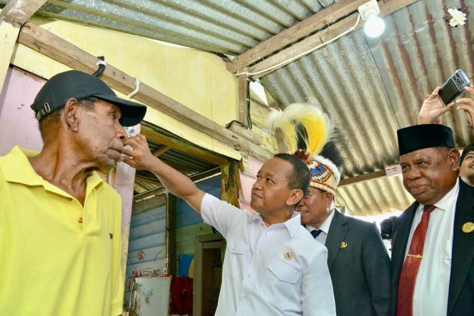 
					Menteri Bahlil Tuntaskan Penantian Panjang Warga Fakfak: Program BPBL Resmi Menyala