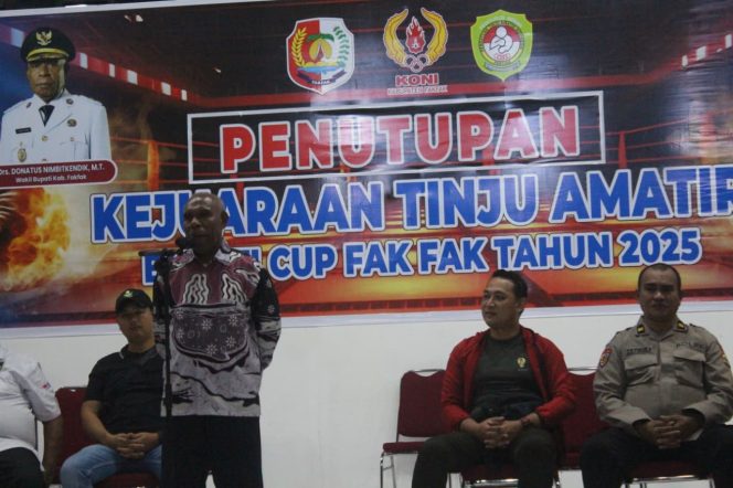 
					Wakil Bupati Fakfak Resmi Tutup Kejuaraan Tinju Amatir Piala Bergilir Bupati Cup 2025