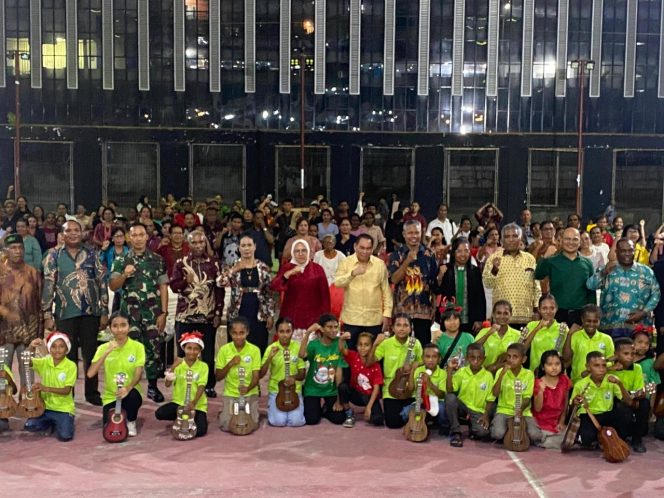 
					Natal Gabungan di Fakfak, Dandim 1803: Momentum Pererat Kebersamaan dan Toleransi