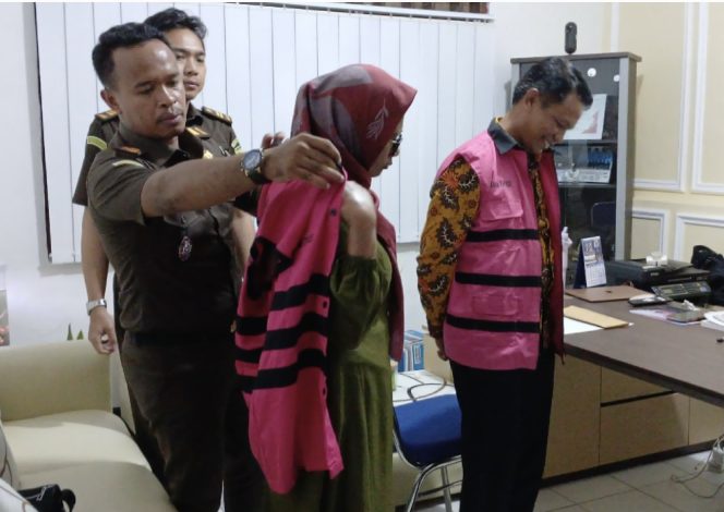 
					Kejari Fakfak Tetapkan Dua Tersangka Korupsi Dana ADIK: Kerugian Negara Tembus Rp1,326 Miliar