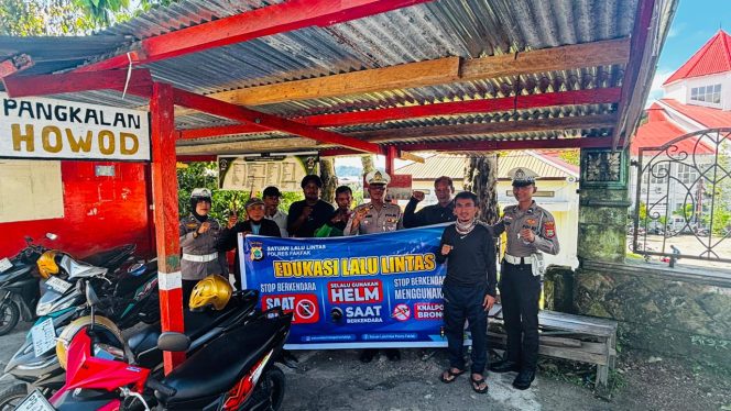 
					Hujan Tingkatkan Risiko Kecelakaan, Satlantas Fakfak Edukasi Ojek soal Keselamatan Berlalu Lintas