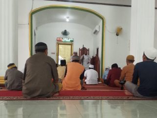 Khutbah Jumat di Masjid Nurut Taqwa Tanjung Sendiri mengangkat hikmah Isra Mi’raj Nabi Muhammad SAW sebagai momentum memperkuat iman dan meningkatkan kualitas shalat umat Islam, (Foto: EM/Zulkifli Rohrohmana)
