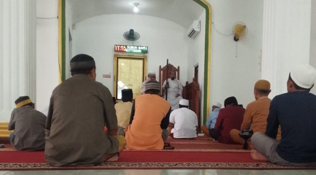 Khutbah Jumat di Masjid Nurut Taqwa Tanjung Sendiri mengangkat hikmah Isra Mi’raj Nabi Muhammad SAW sebagai momentum memperkuat iman dan meningkatkan kualitas shalat umat Islam, (Foto: EM/Zulkifli Rohrohmana)