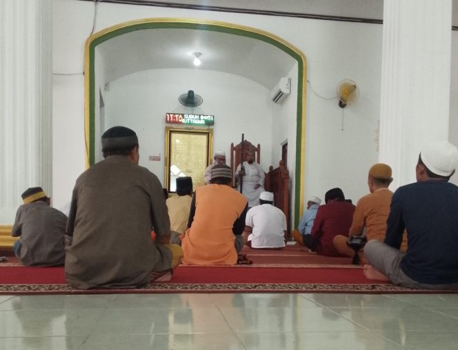 
					Khutbah Jumat di Masjid Nurut Taqwa Tanjung Sendiri mengangkat hikmah Isra Mi’raj Nabi Muhammad SAW sebagai momentum memperkuat iman dan meningkatkan kualitas shalat umat Islam, (Foto: EM/Zulkifli Rohrohmana)