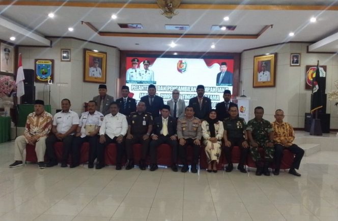 
					11 Bulan Tanpa Pelantikan, Bupati Fakfak Akhirnya Lantik 6 Pejabat Sekaligus