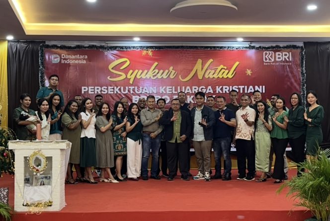 
					Natal PKK BRI Fakfak Penuh Kebersamaan, Nilai Satu Tungku Tiga Batu Ditekankan