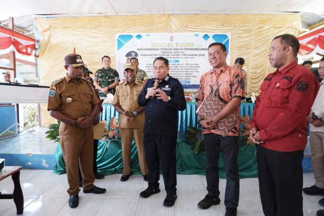 
					Bupati Samaun Dahlan Buka Musrenbang Teluk Patipi 2026, Kemiskinan dan Stunting Jadi Prioritas 2027