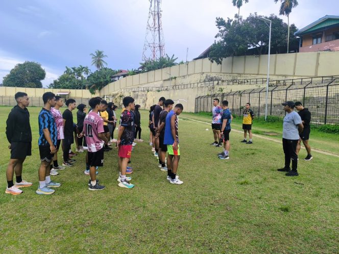 
					Menuju Polri 2026: Putra-Putri Fakfak Ditempa Fisik dan Mental Lewat Binlat