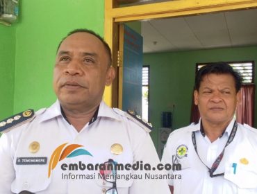 Program Makan Bergizi Gratis (MBG) di Distrik Fakfak Tengah mendapat apresiasi Kepala Distrik. Dapur Sehat dinilai bersih dan memberi manfaat bagi siswa dan guru, (Foto: EM/Zulkifli Rohrohmana).