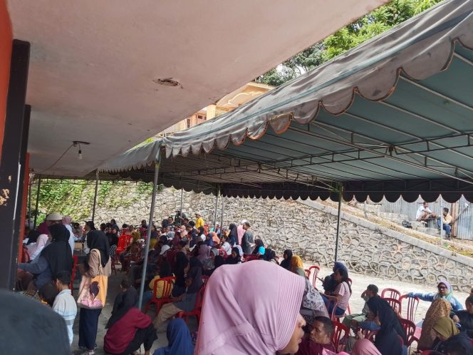 
					Warga Fakfak Mulai Cairkan Bantuan PKH, Kantor Pos Dipadati Penerima Manfaat