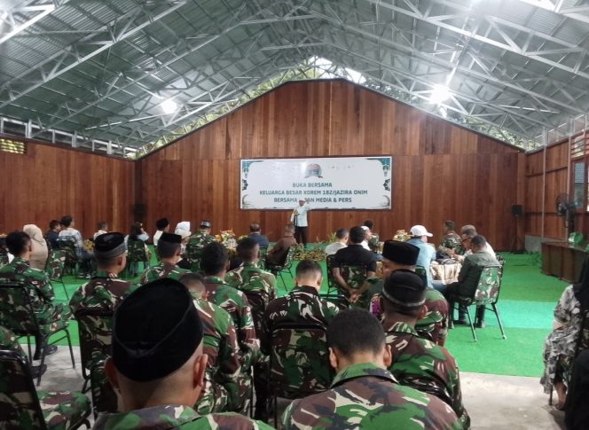 
					Momentum Bulan Ramadhan, Danrem 182/JO Pererat Silaturahmi TNI dan Insan Pers di Fakfak